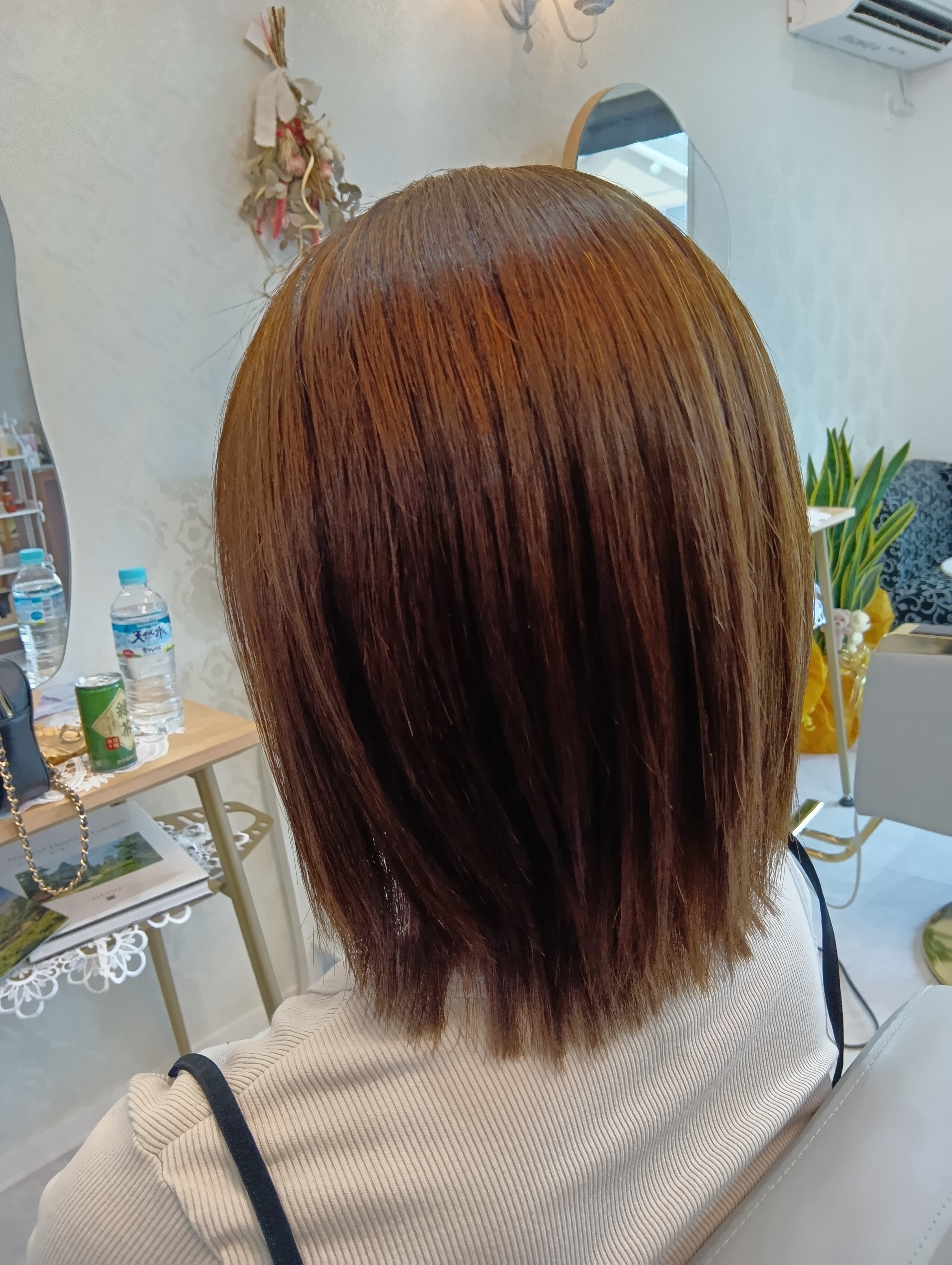 カット＋縮毛矯正＋マイクロナノバブルケア＋３ステップトリートメントお持ち帰り付きの画像