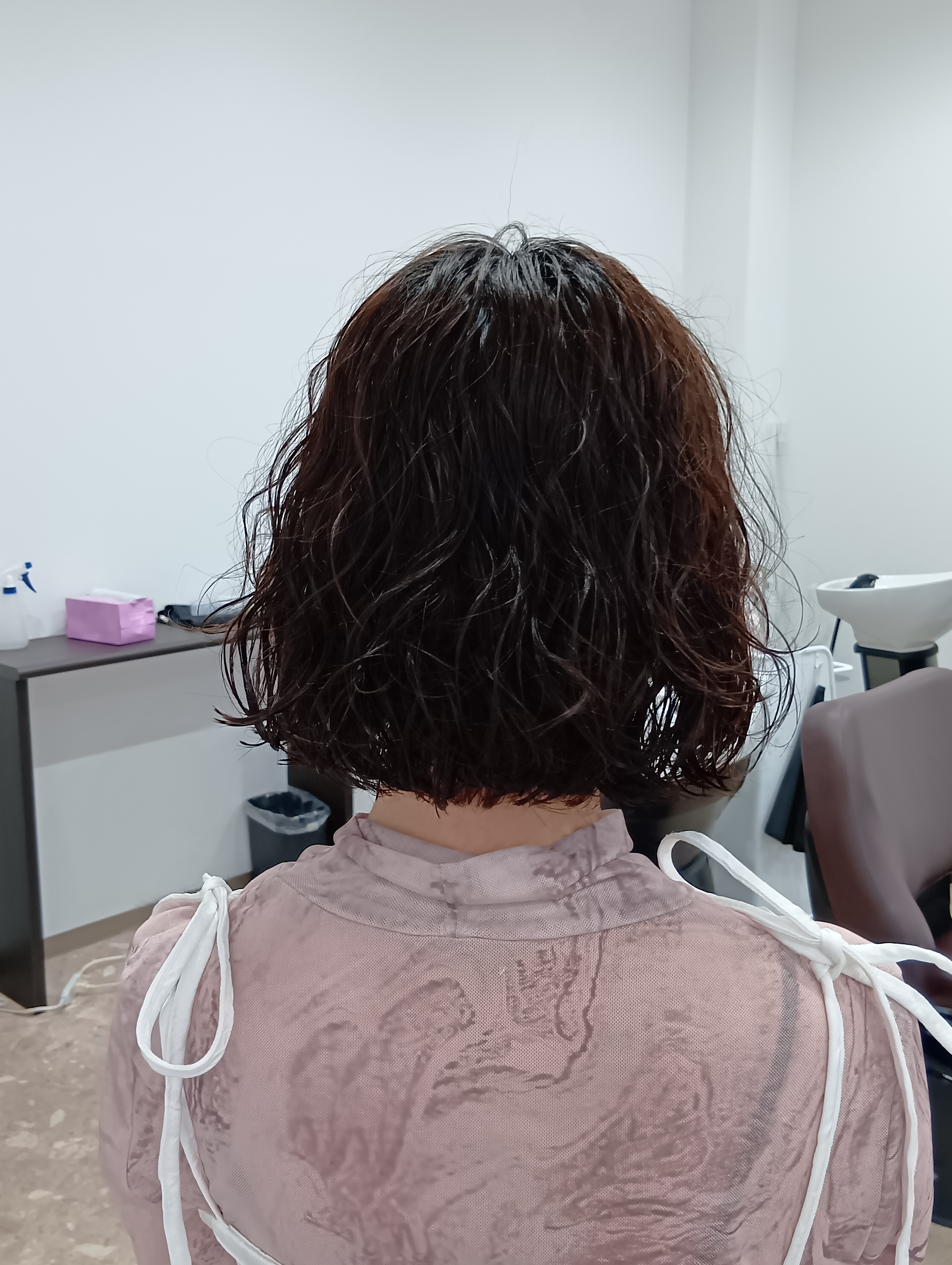 カット＋パーマ＋マイクロナノバブルケア＋質感改善システムトリートメント　ホームケア付きの画像